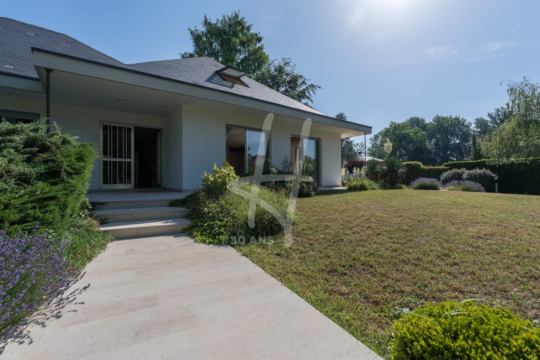 Villa in La Seille-Rive Gauche, Marly, France 4 - 18256876