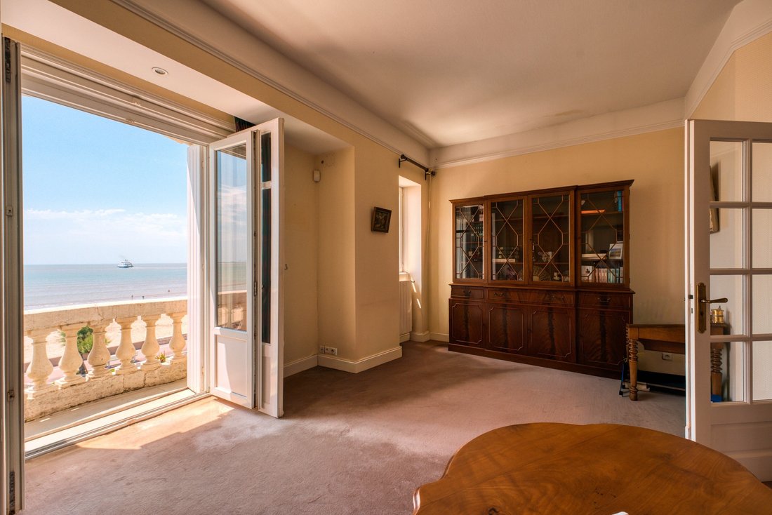 House in Zone Industrielle et Commerciale, Royan, France 5 - 18255543