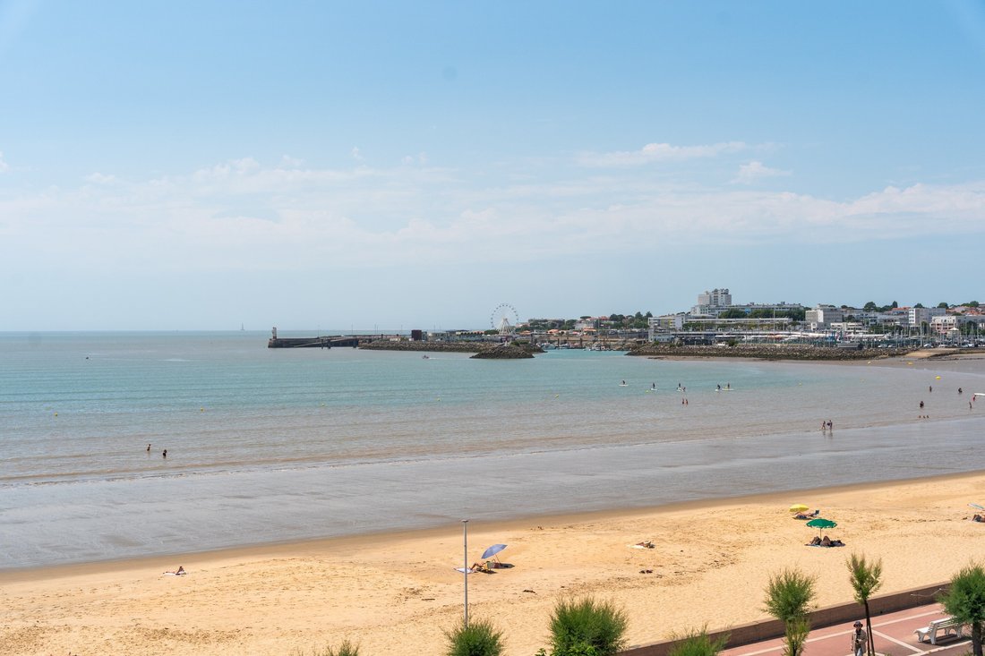 House in Zone Industrielle et Commerciale, Royan, France 3 - 18255543