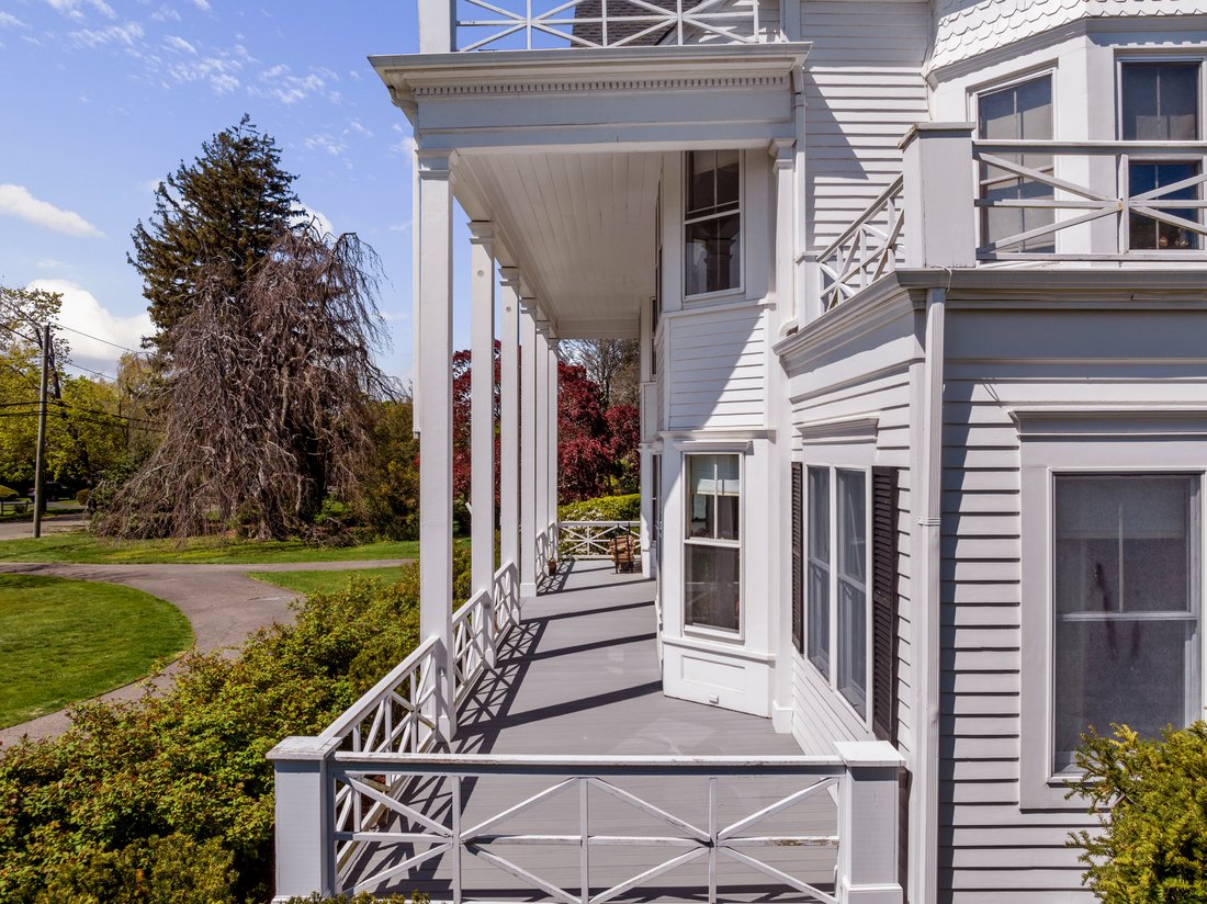 Bay Shore, New York, United States 2 - 18258086