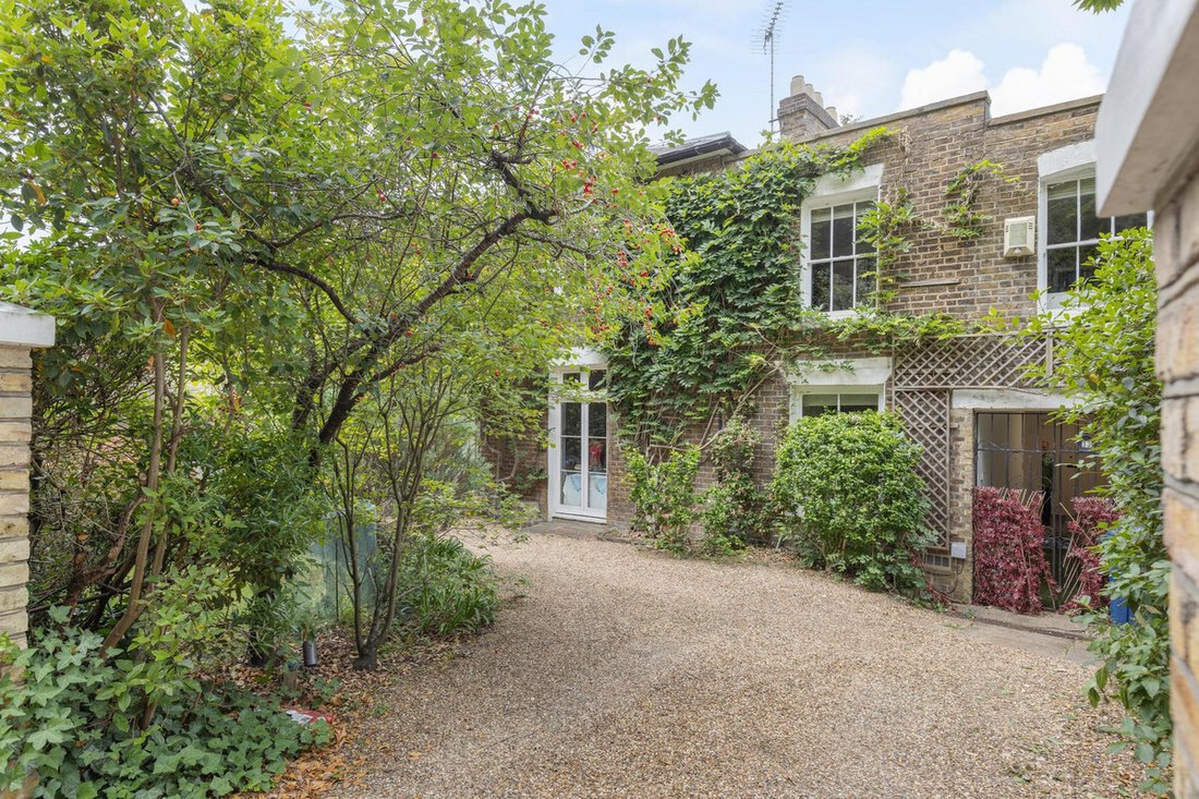 House in Ealing (London Borough of Ealing), Ealing, England 1 - 18257977