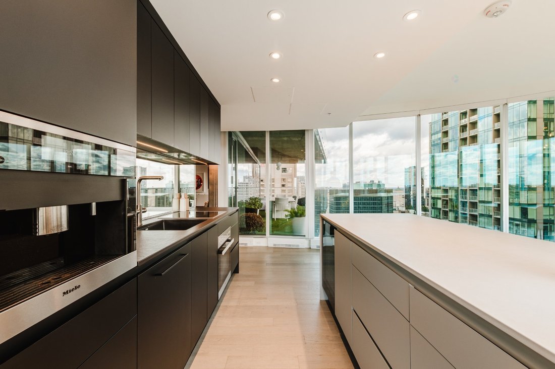 Condo in Montréal, Quebec, Canada 5 - 18258336