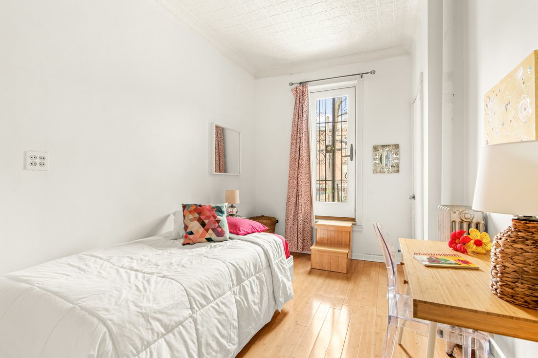 Co Op in New York, New York, United States 5 - 18256216
