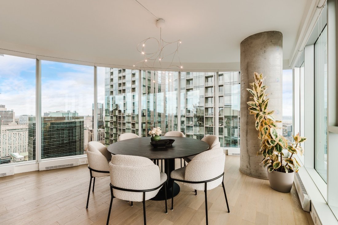Condo in Montréal, Quebec, Canada 1 - 18258336