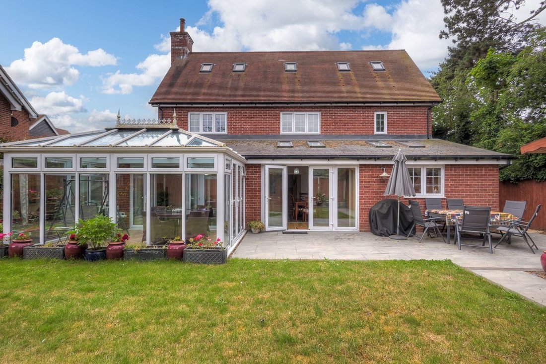 House in Chelmsford, England 4 - 18257978