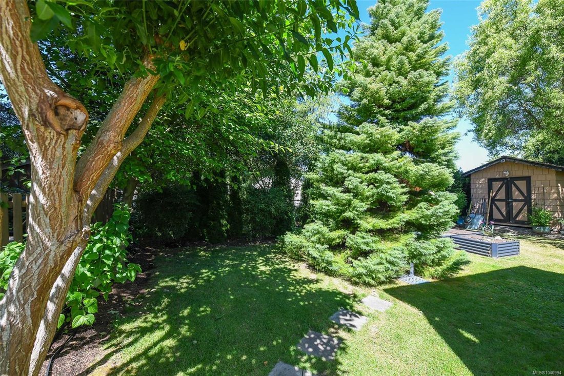 House in Comox, British Columbia, Canada 3 - 18258307