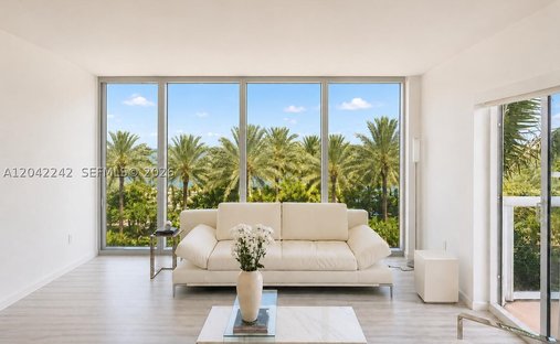 Condo in Bal Harbour, Florida, United States 1