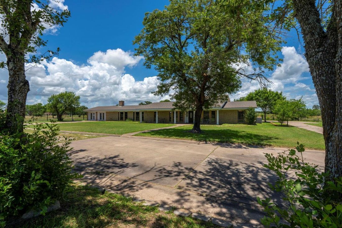 House in Giddings, Texas, United States 4 - 18258192