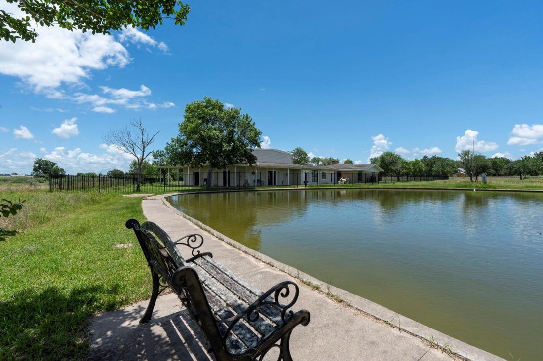 House in Giddings, Texas, United States 1 - 18258192
