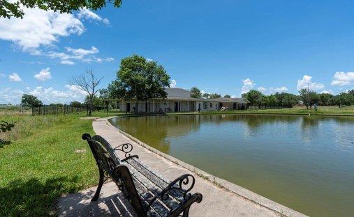House in Giddings, Texas, United States 1