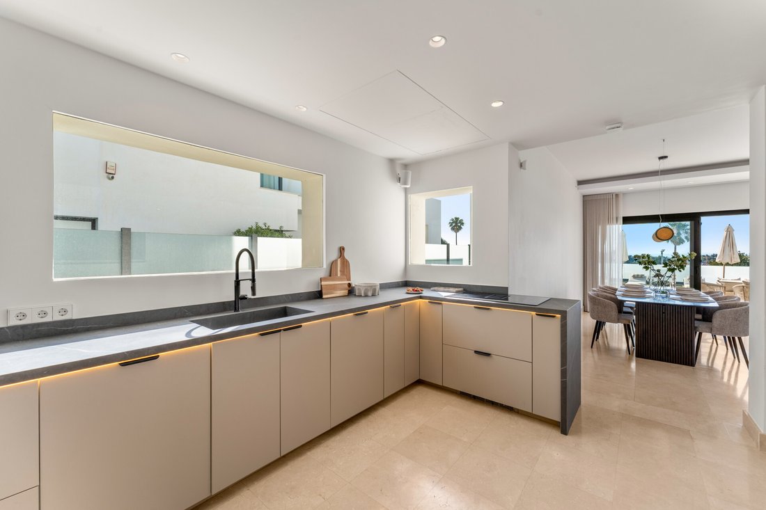 Villa in Benahavis, Andalusia, Spain 2 - 18258418