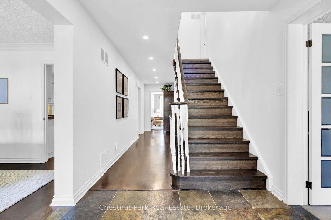 House in Mississauga, Ontario, Canada 3 - 18258464