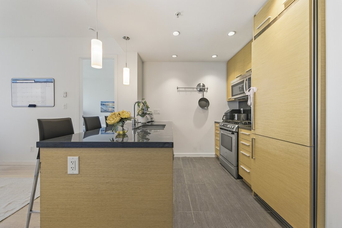Condo in Vancouver, British Columbia, Canada 5 - 18258361