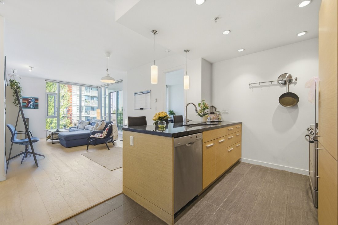 Condo in Vancouver, British Columbia, Canada 1 - 18258361