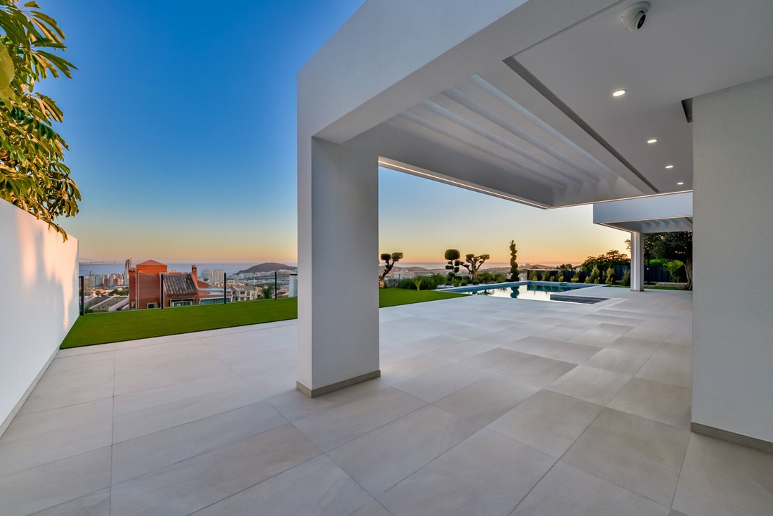 Villa in Finestrat, Valencian Community, Spain 2 - 18258386