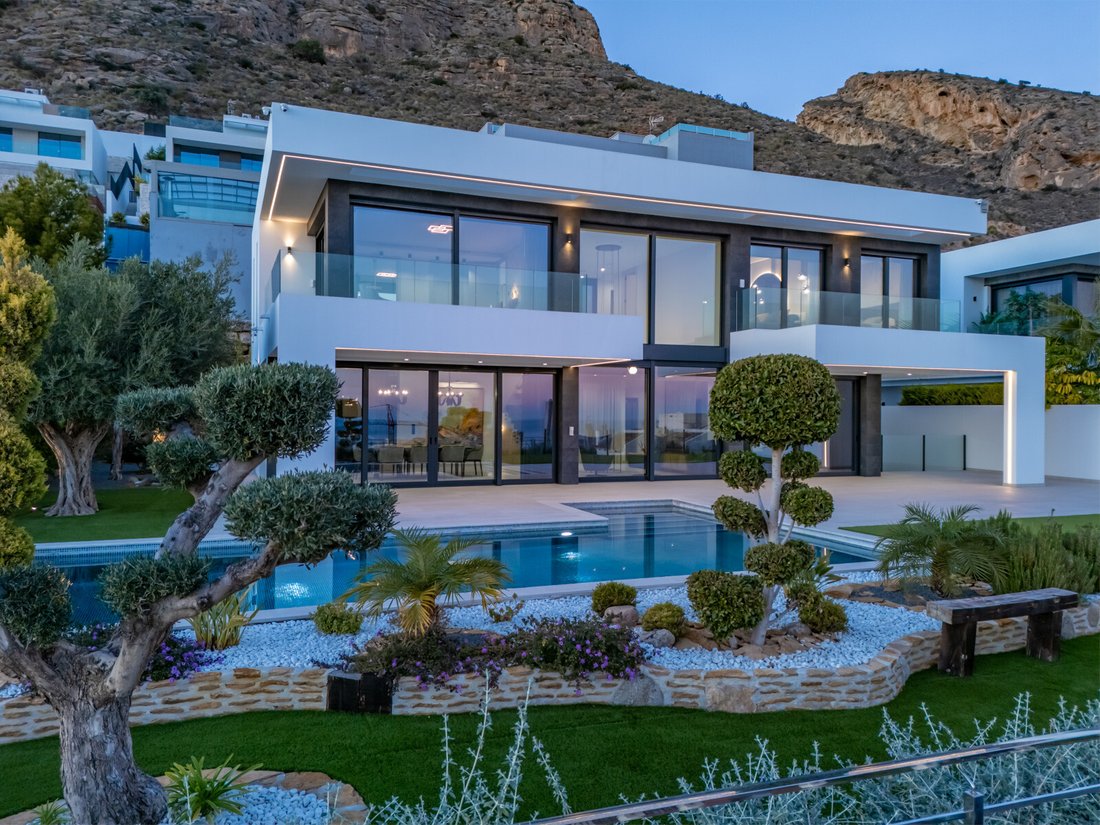 Villa in Finestrat, Valencian Community, Spain 1 - 18258386