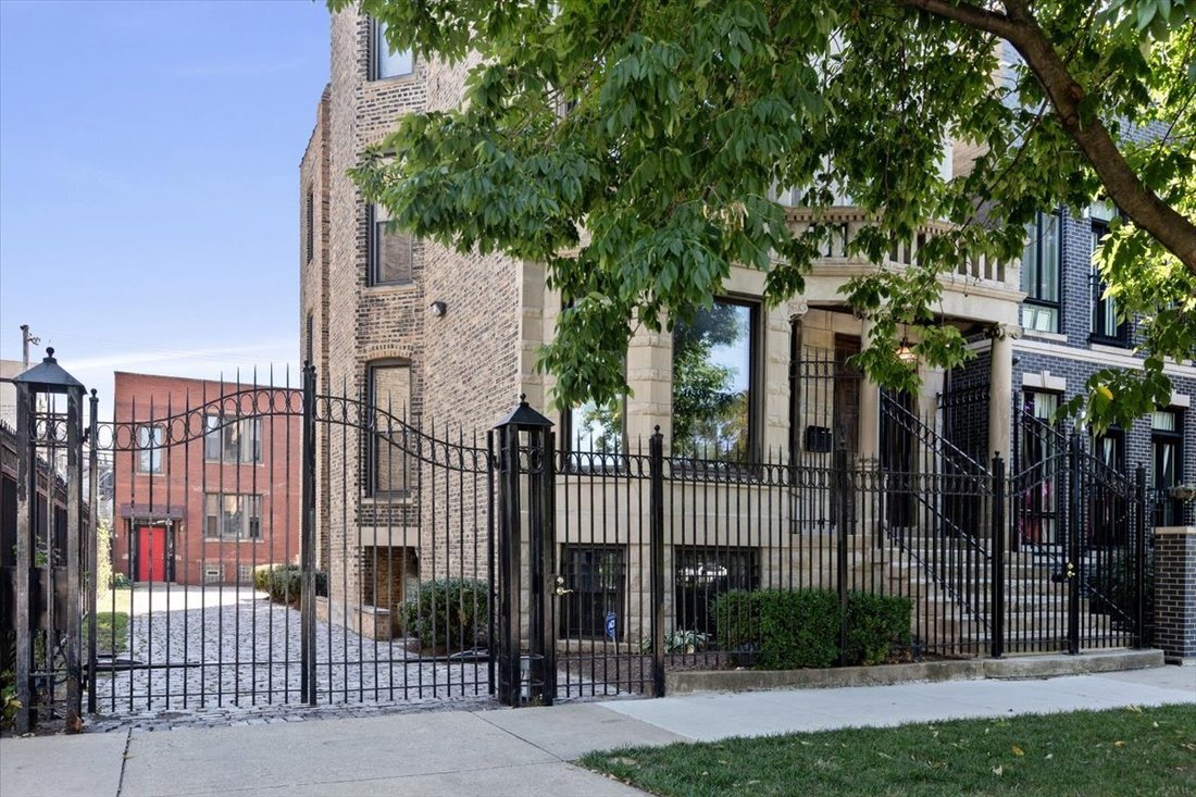House in Chicago, Illinois, United States 2 - 18258451