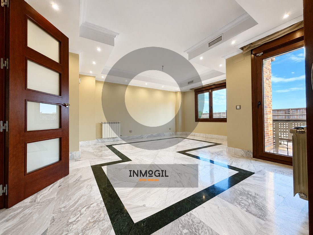 Villa in Somosaguas, Pozuelo de Alarcon, Comunidad de Madrid 5 - 18258693