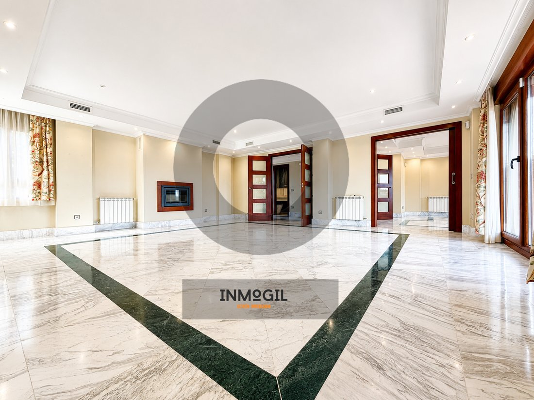 Villa in Somosaguas, Pozuelo de Alarcon, Comunidad de Madrid 3 - 18258693