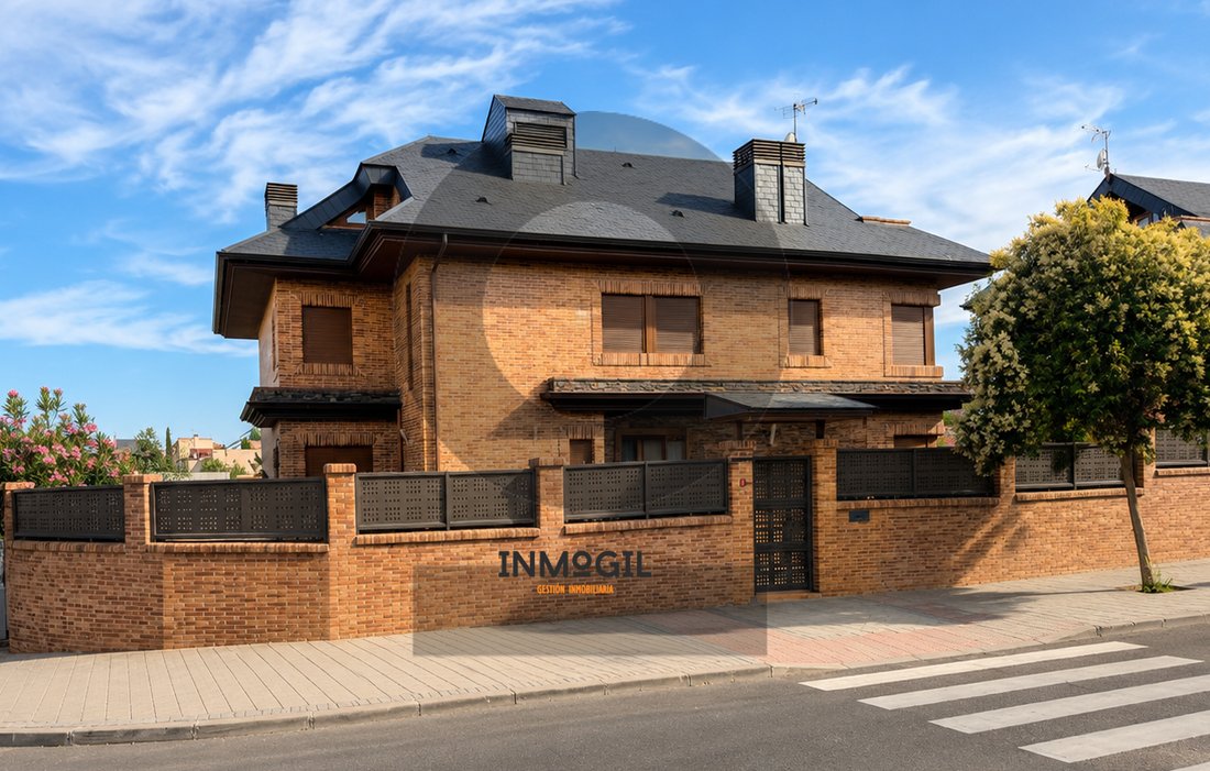 Villa in Somosaguas, Pozuelo de Alarcon, Comunidad de Madrid 1 - 18258693