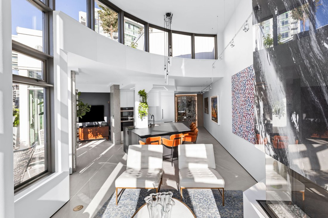Condo in Vancouver, British Columbia, Canada 1 - 18258560