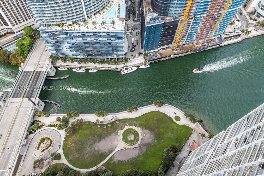 Condo in Miami, Florida, United States 3 - 18258573