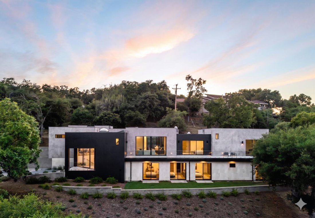 House in Los Altos Hills, California, United States 1 - 17894633