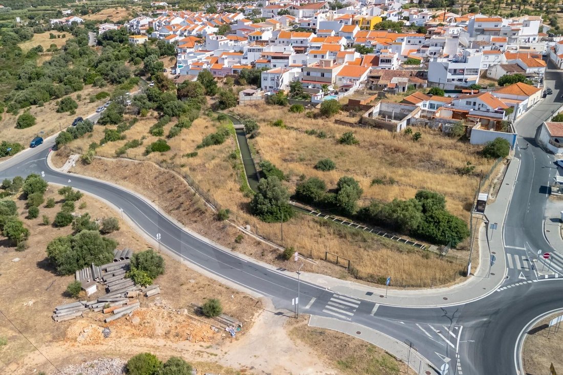 Land in Mexilhoeira Grande, Algarve, Portugal 3 - 18258636