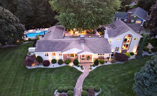 House in Cheshire, Connecticut, United States 1