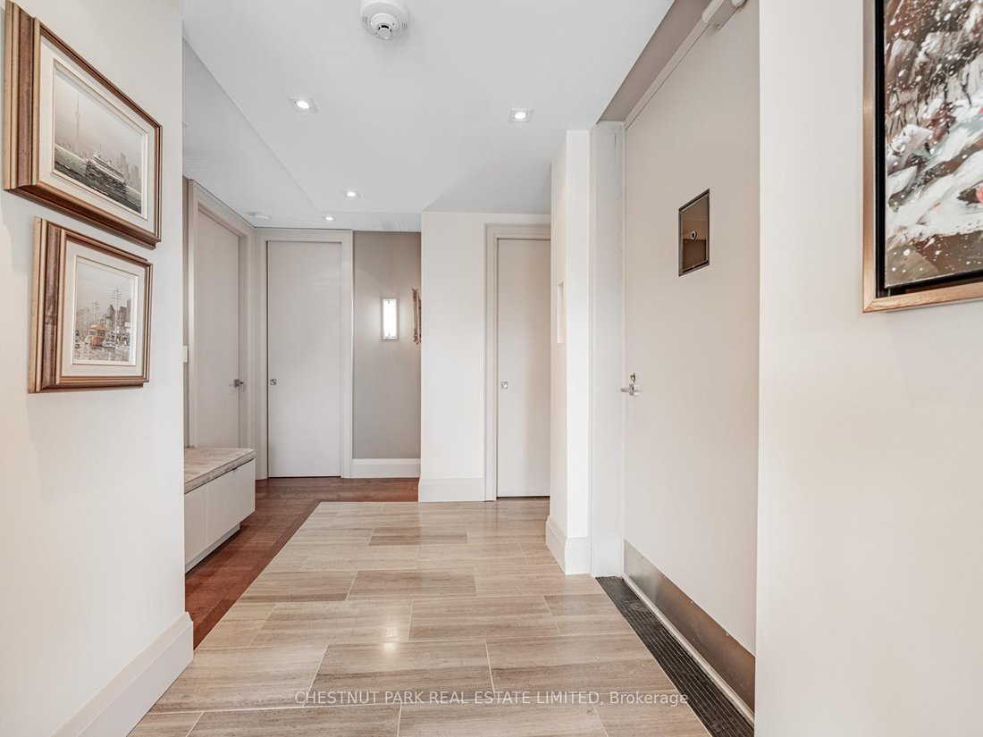 Apartment in Toronto, Ontario, Canada 4 - 18258606