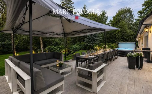 House in Ouest, Lamorlaye, France 1