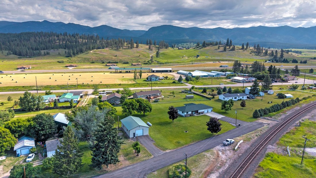 House in Huson, Montana, United States 3 - 18258571