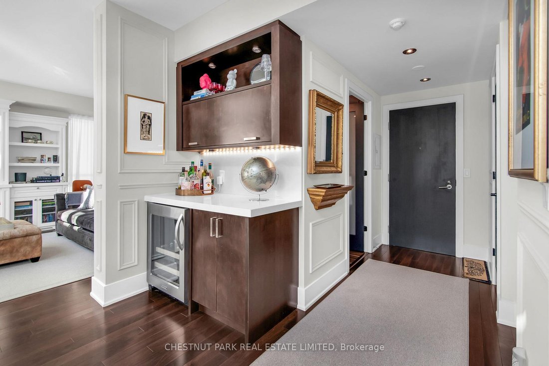 Apartment in Toronto, Ontario, Canada 2 - 18258612