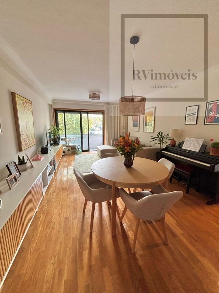 Apartment in Lordelo do Ouro e Massarelos, Porto District, Portugal 1 - 18197405