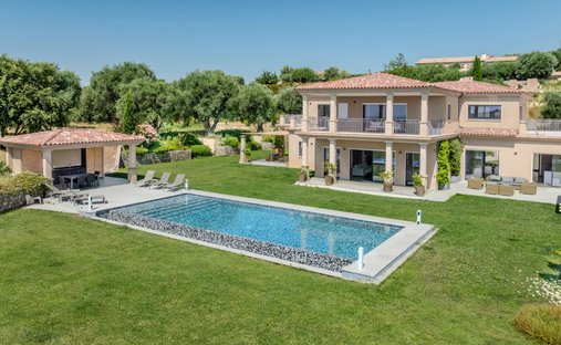 House in Sud, Roquefort-les-Pins, France 1