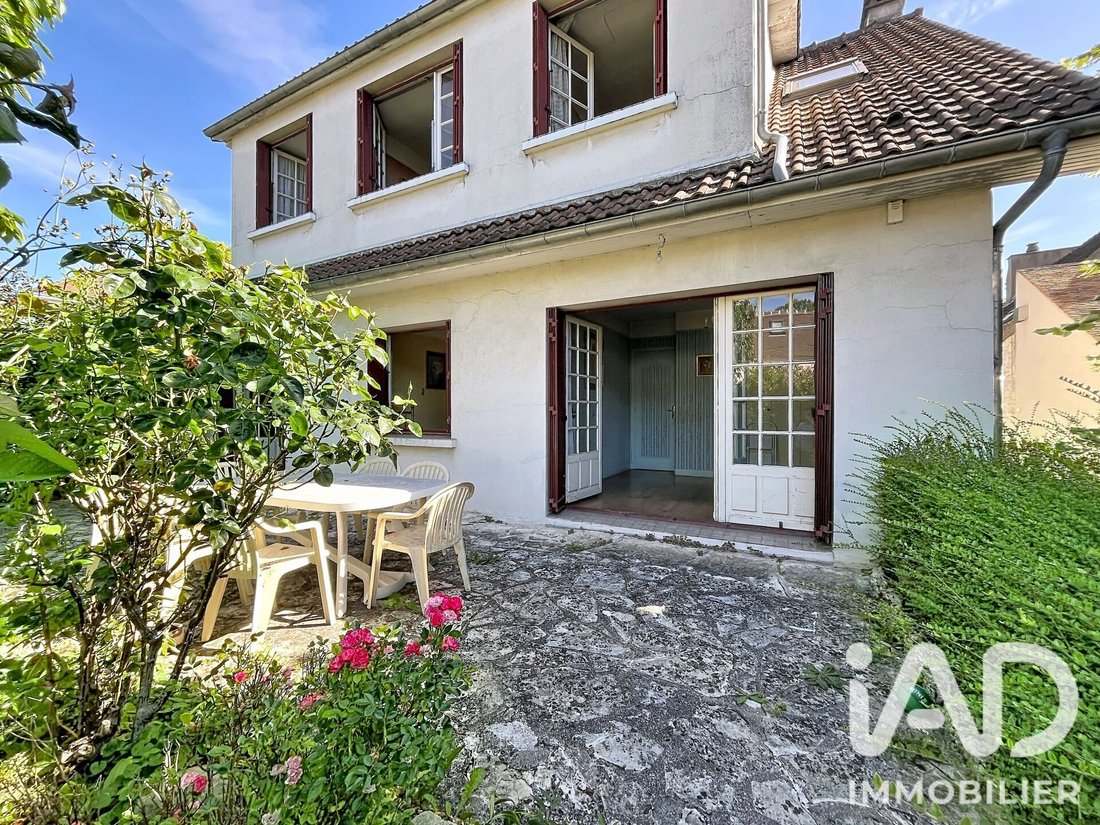 House in Le Village, Louveciennes, France 1 - 18262201
