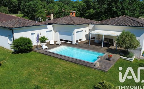 House in Fonneuve, Montauban, France 1