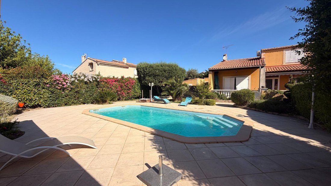 House in Marignane, Provence-Alpes-Côte d'Azur, France 1 - 18259631