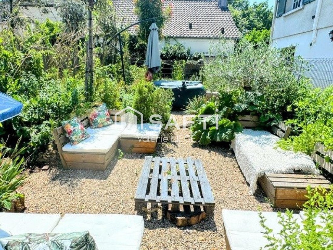 House in Napoleon, Maisons-Laffitte, France 2 - 18259665