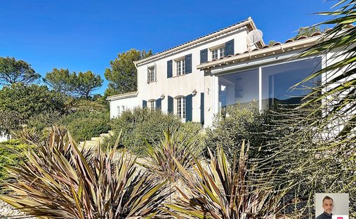 Villa in Rocbaron, Provence-Alpes-Côte d'Azur, France 1