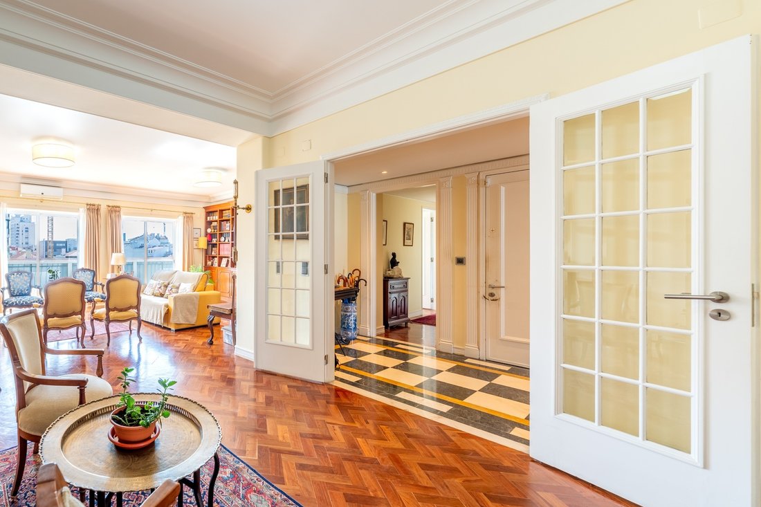Apartment in Arroios, Lisbon, Portugal 3 - 18259347