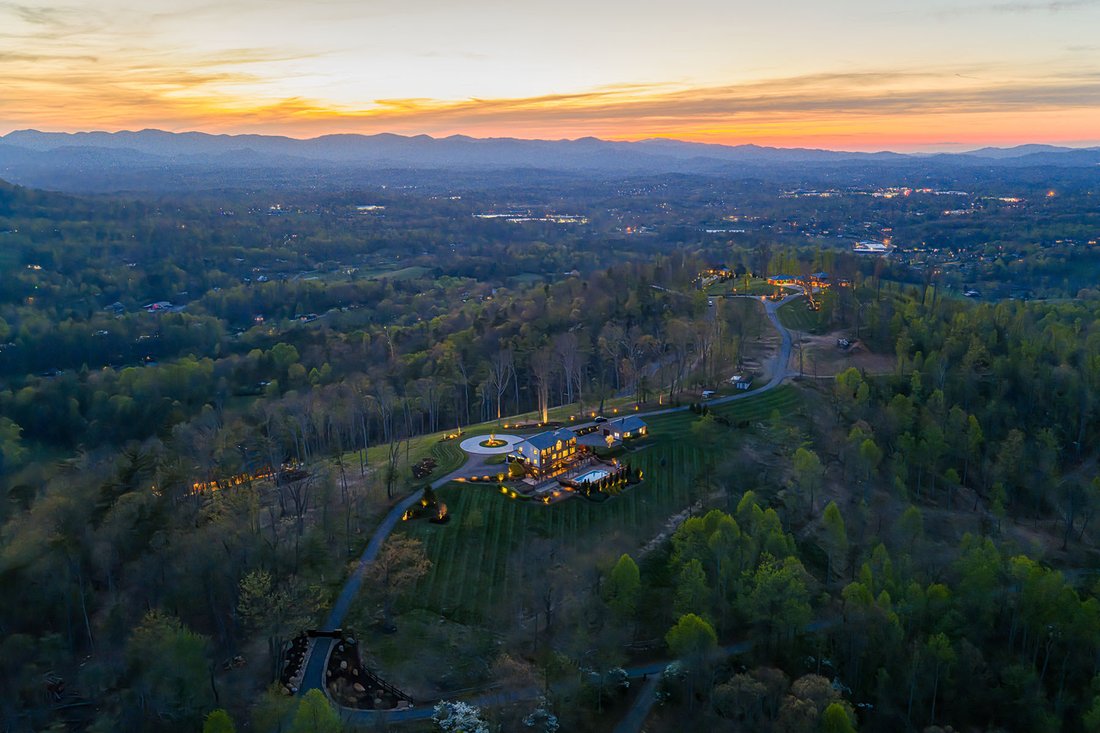 House in Weaverville, North Carolina, United States 3 - 18259355