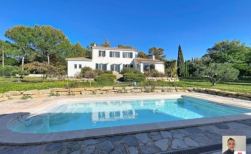 Villa in Rocbaron, Provence-Alpes-Côte d'Azur, France 1