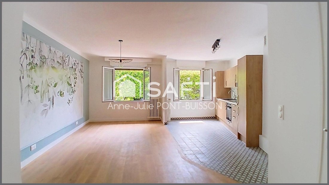 Apartment in Hôtel de Ville, Courbevoie, France 1 - 18259621