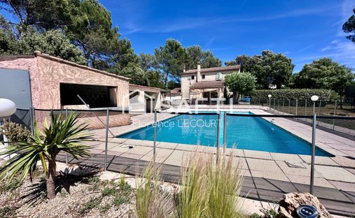 Maison à Brignoles, Provence-Alpes-Côte d'Azur, France 1