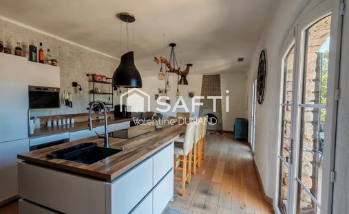 Haus in La Roquebrussanne, Provence-Alpes-Côte d'Azur, Frankreich 1