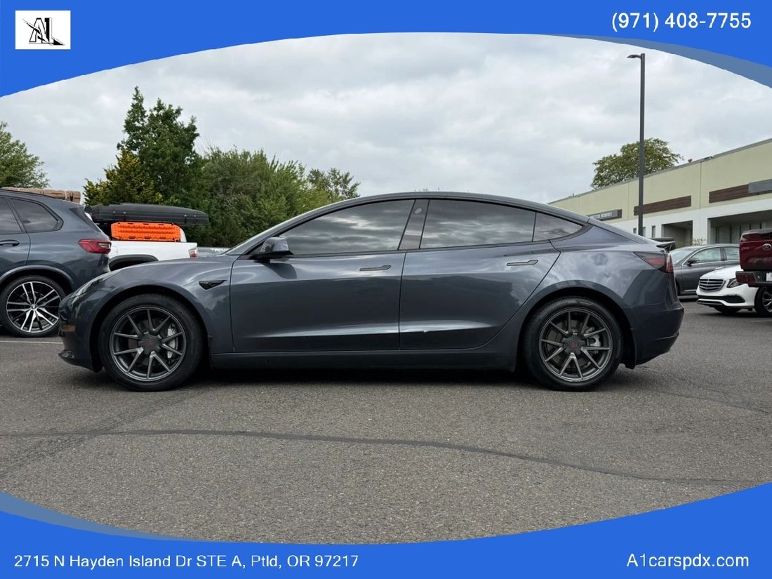 Sedan in Portland, OR, United States 5 - 18259274