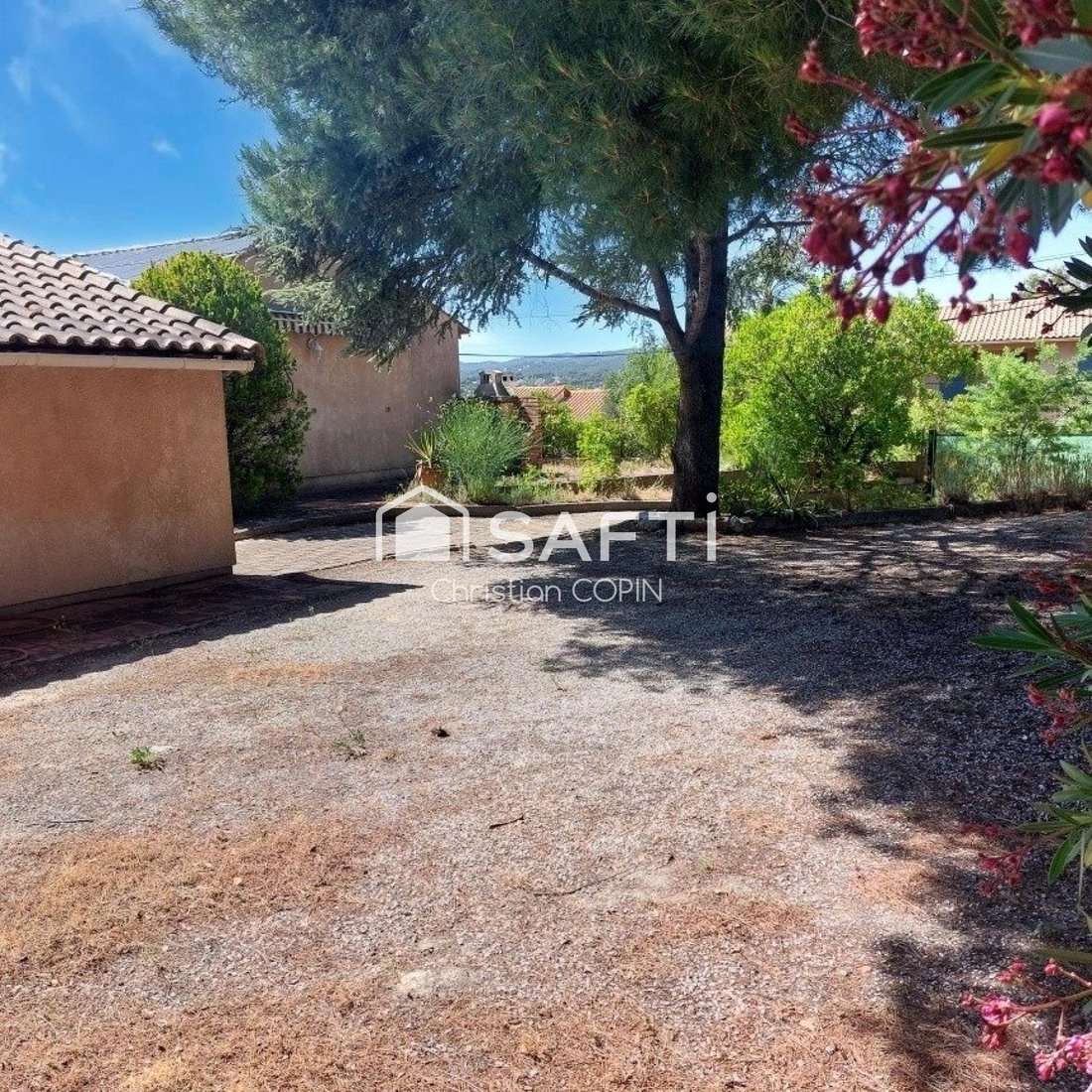 House in Saint-Cyr-sur-Mer, Provence-Alpes-Côte d'Azur, France 2 - 18259633
