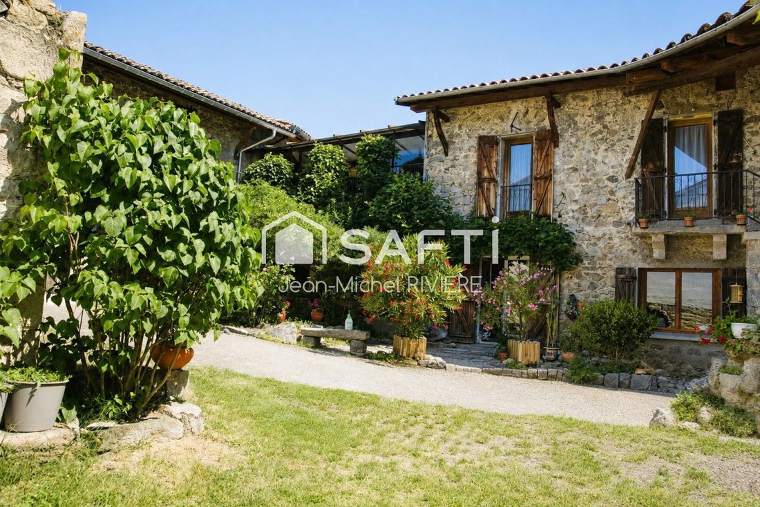 House in Taluyers, Auvergne-Rhône-Alpes, France 1 - 18259591