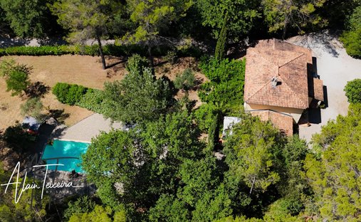 Casa a Est, Lorgues, Francia 1